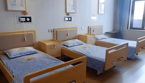 城市里的稻草妖怪